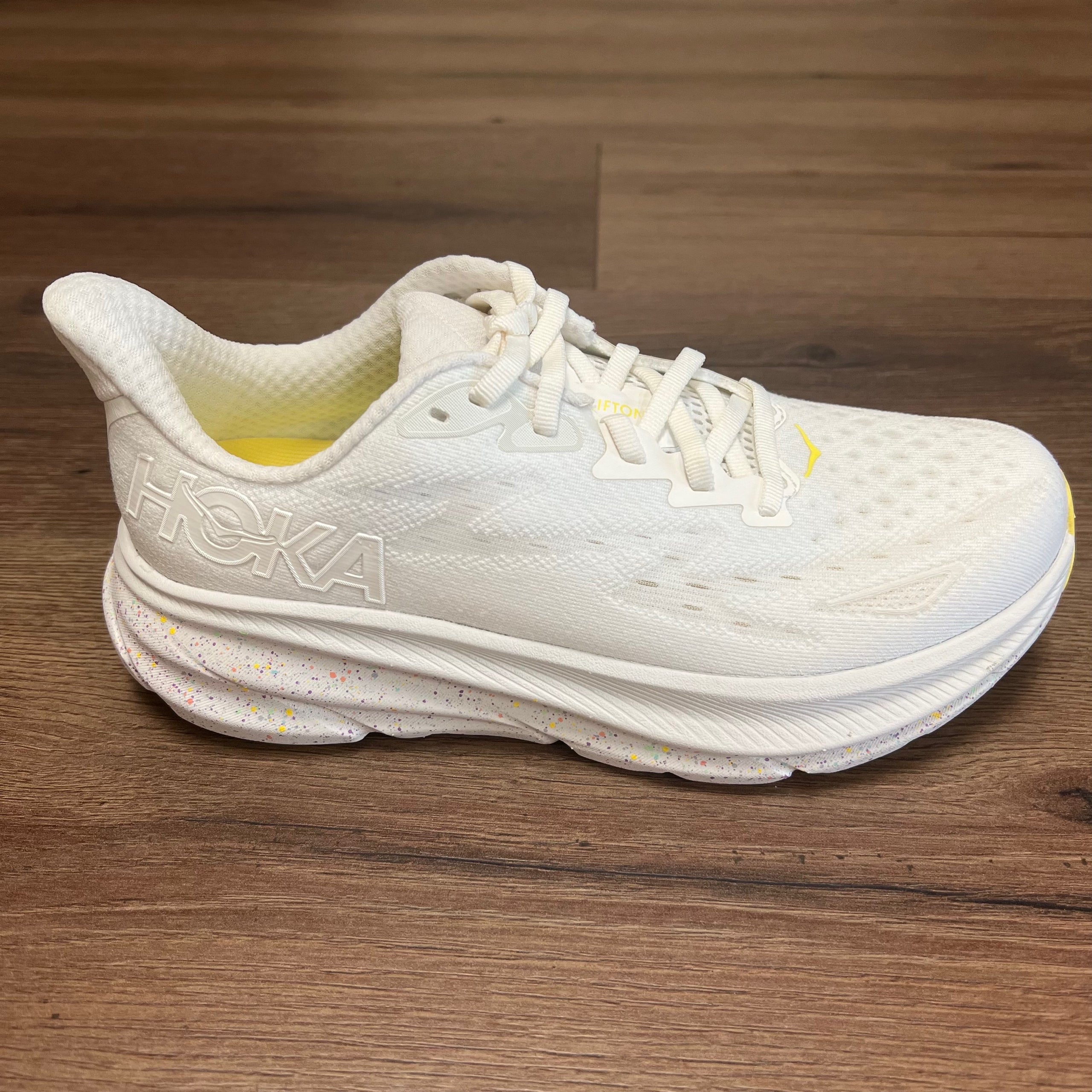 Women s theatralic clifton white golden egg