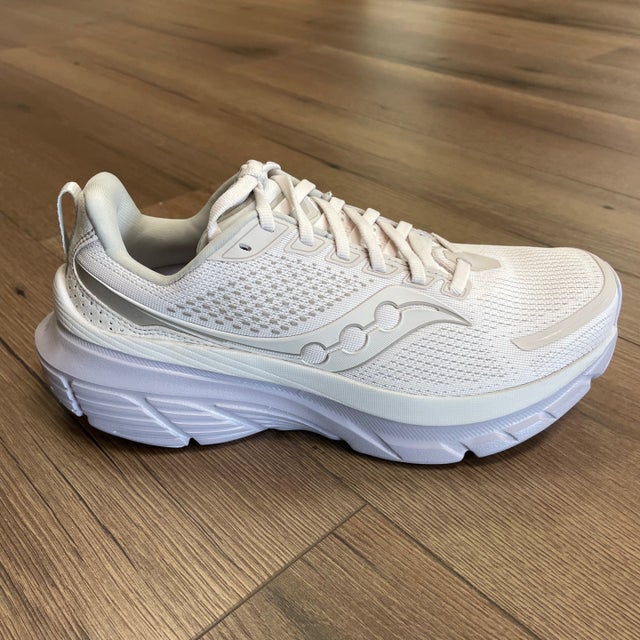 Saucony women's guide top